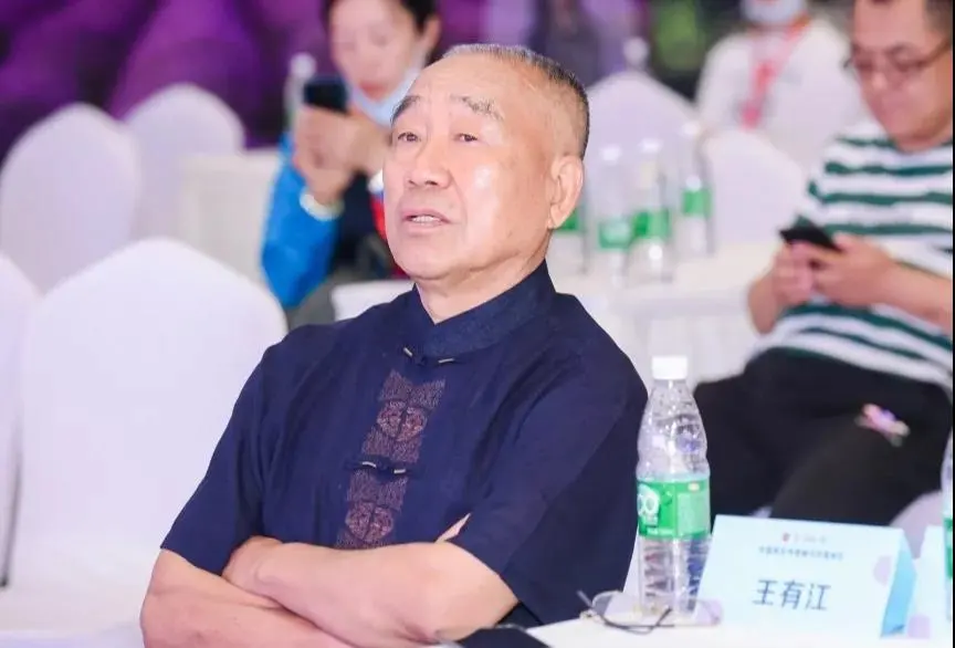 北京美博会：闻香识钱途 配图